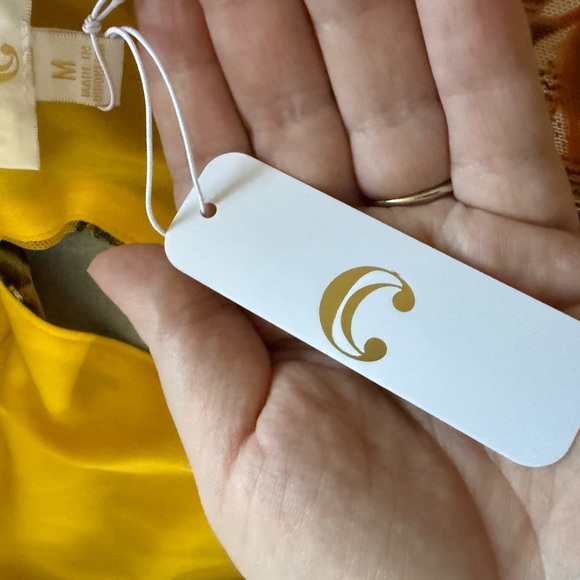 NWT! Deep Yellow Floral Dress Size medium - Picture 7 of 7